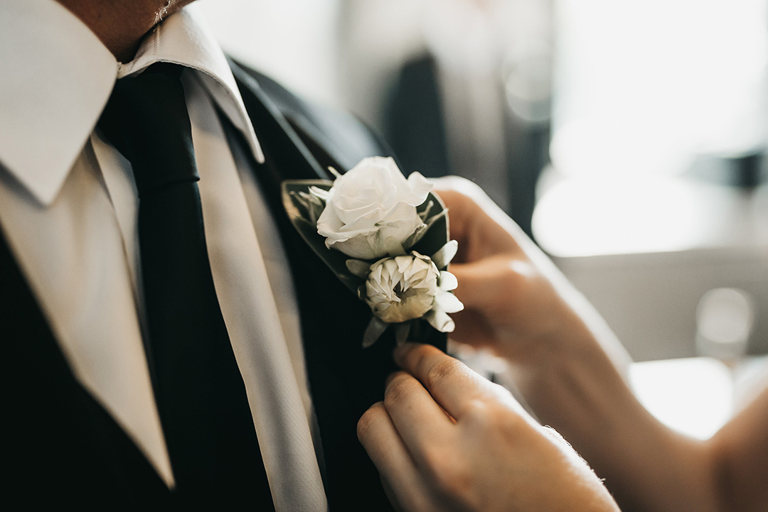 Simple White Grooms Boutonniere