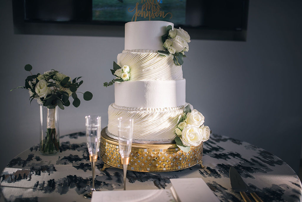 Blue & Gold Patterned Linen on Cake Table