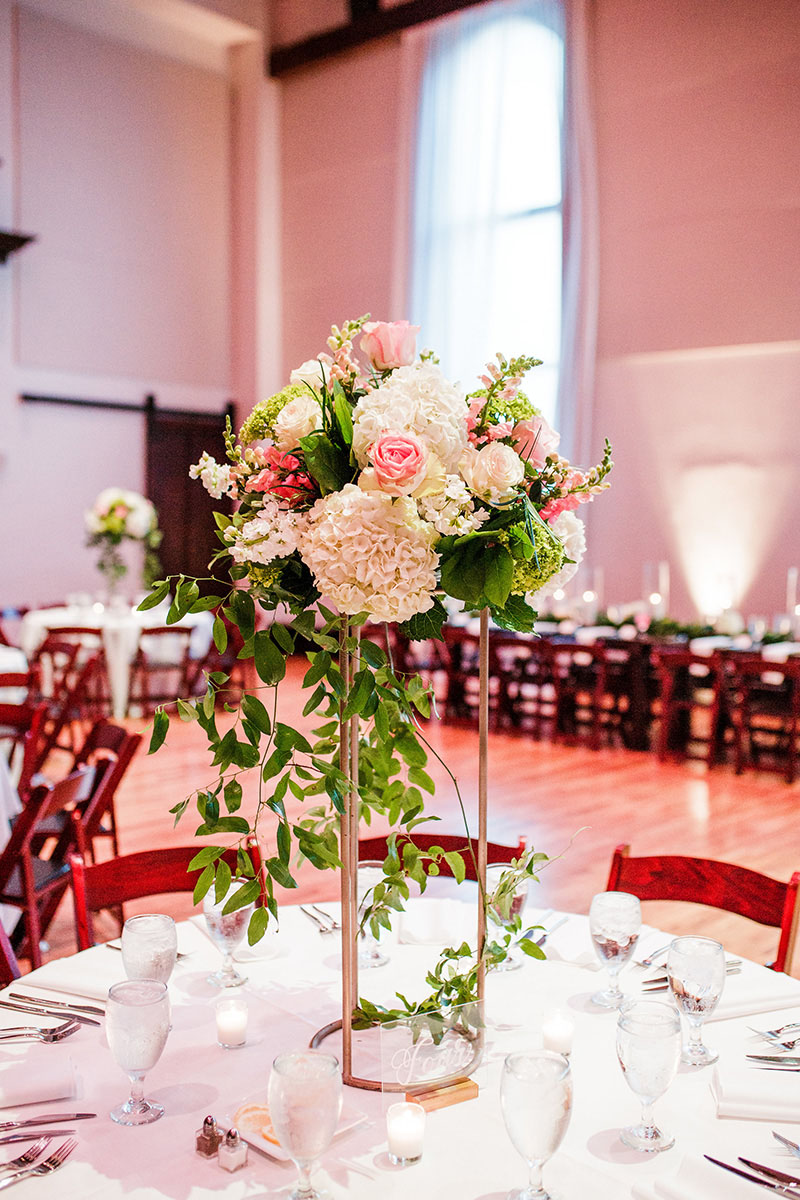 Bright Romantic Wedding Centerpiece