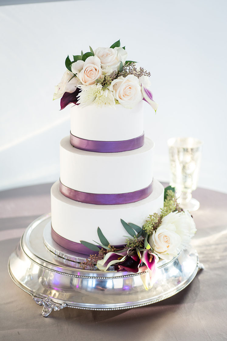 Charming Fall Wedding Cake