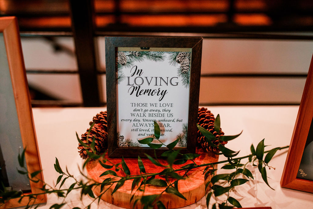 Jessica and Alex's In Loving Memory Table