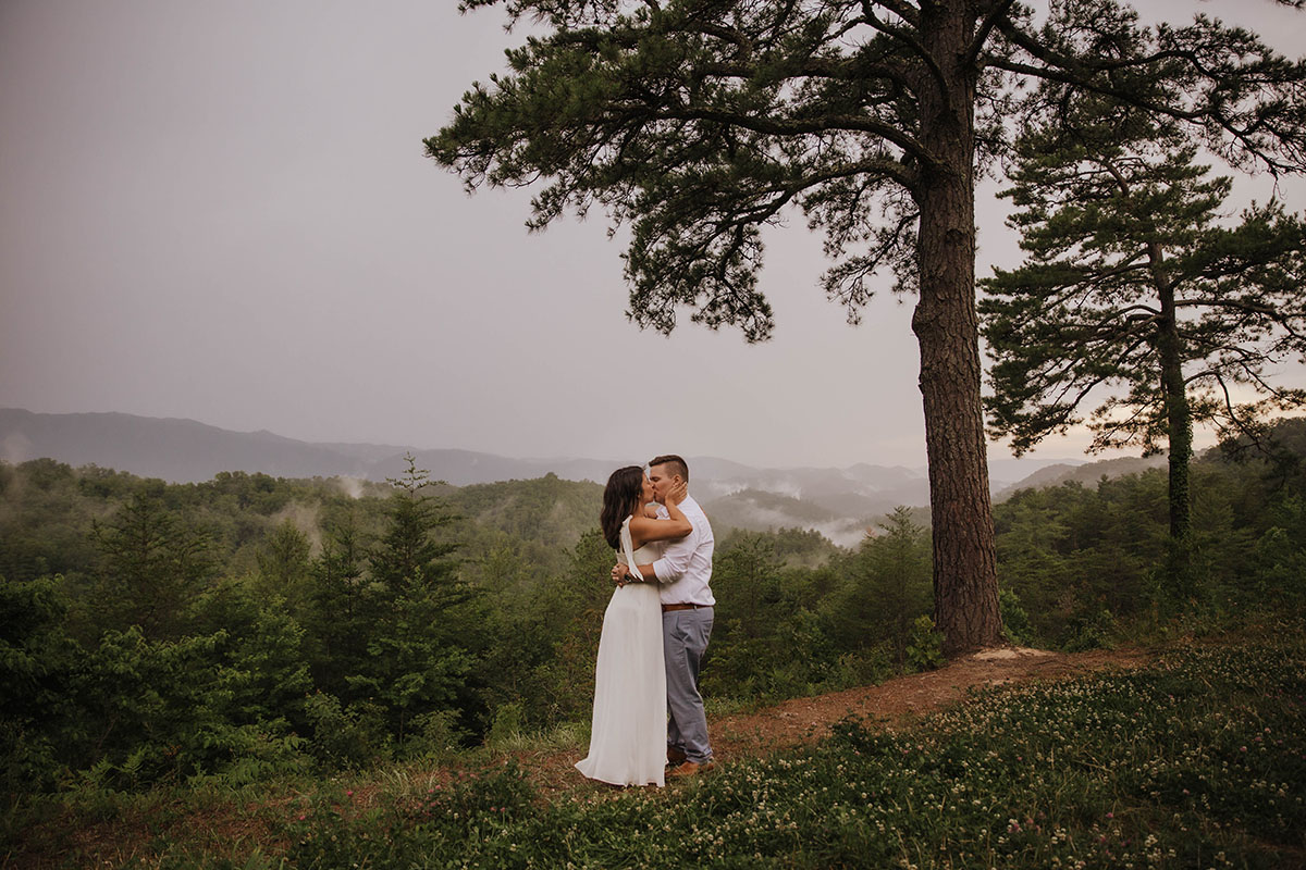 Cori and Tony Kissing