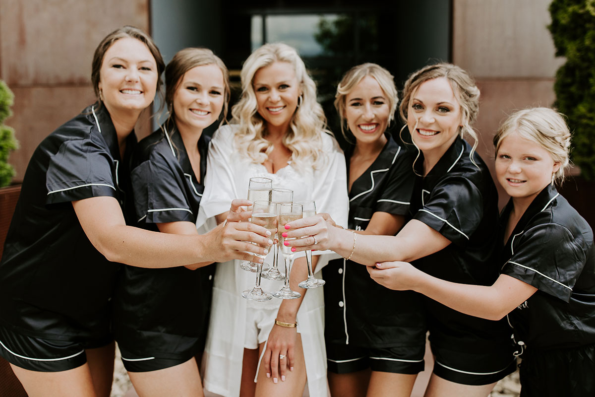 Hannah and Her Bridesmaids