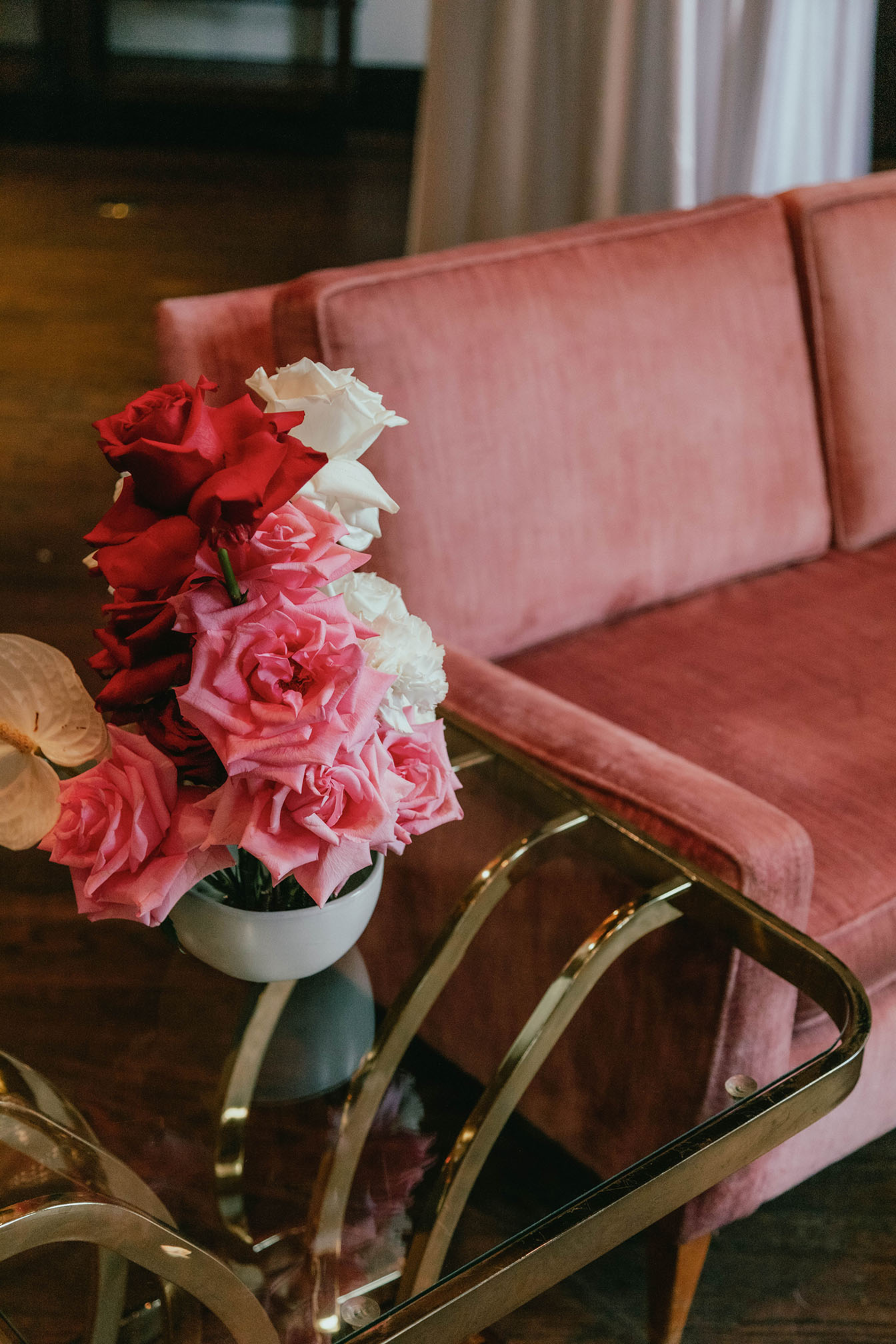 Pink Vintage Sofas | Cool Girl Retro Wedding Inspiration